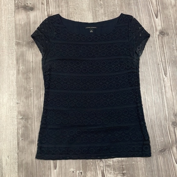 2 Fully Lined Lace Tops from Banana Republic - Picture 2 of 6